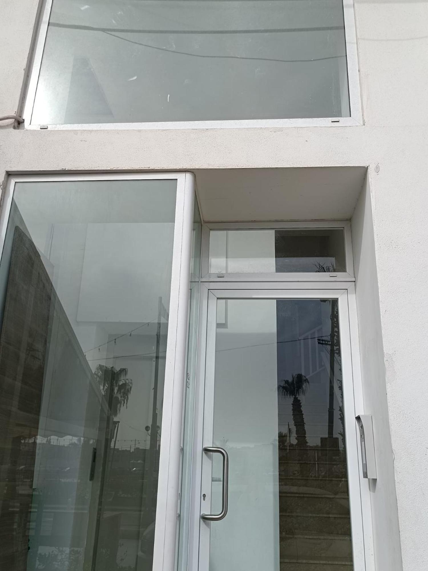 Seafront Beautifully Furnished 2 Bedrooms Gogzr-3 Gzira Bagian luar foto